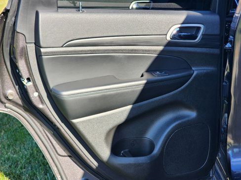 Certified 2021 Jeep Grand Cherokee Laredo X image 34