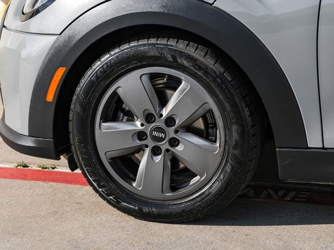 Used 2022 MINI Cooper 4-Door Hardtop w/ Signature Upholstery Package image 51