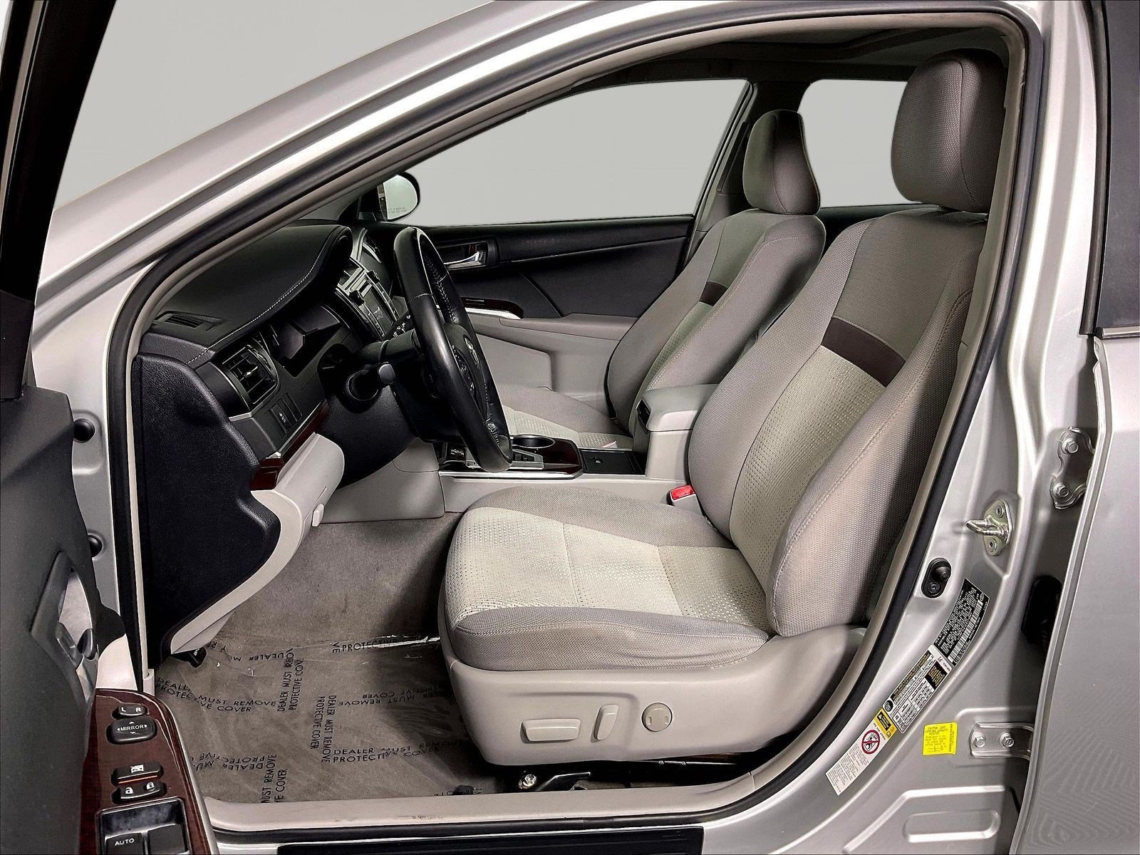 Used 2014 Toyota Camry XLE FWD image 21
