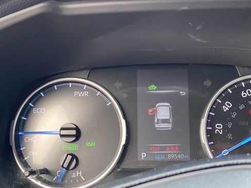 Used 2022 Toyota RAV4 XLE image 21