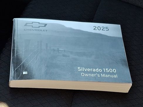 Certified 2025 Chevrolet Silverado 1500 Custom image 27