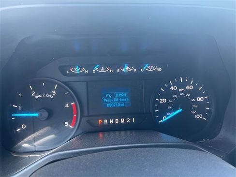 Used 2017 Ford F550 2WD Regular Cab Super Duty image 9