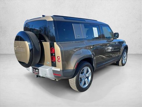 Used 2023 Land Rover Defender 110 S image 5