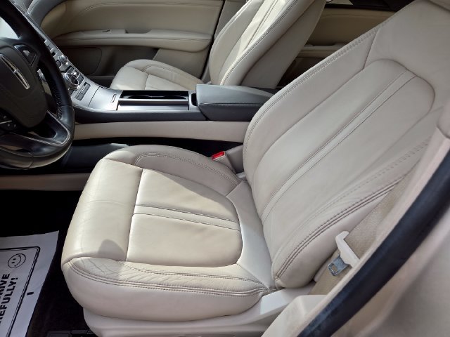 Used 2017 Lincoln MKZ Select w/ Select Plus Package AWD/4WD image 19