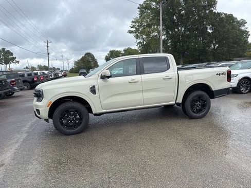 New 2025 Ford Ranger Lariat w/ Black Appearance Package image 24