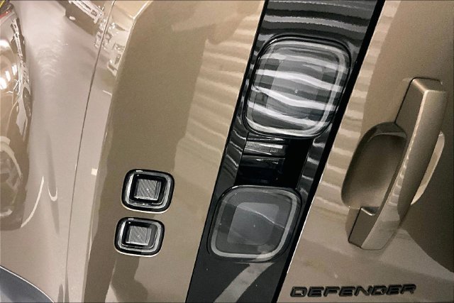 Certified 2026 Land Rover Defender 110 S AWD/4WD image 29