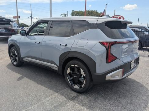 New 2027 Kia Seltos S FWD image 4