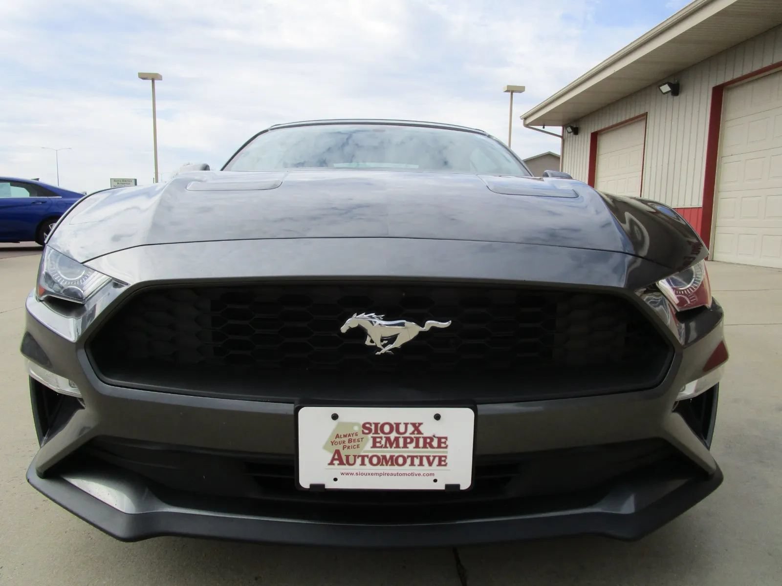 Used 2018 Ford Mustang Premium RWD image 4