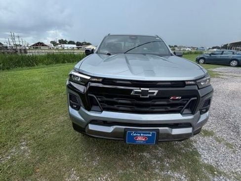 Used 2024 Chevrolet Colorado Z71 w/ Z71 Convenience Package 2 AWD/4WD image 7