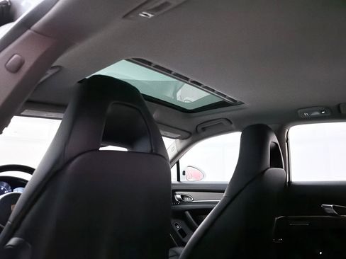 Used 2016 Porsche Panamera 4 image 24