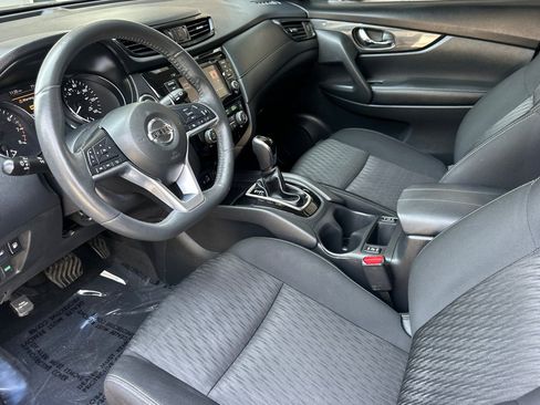 Used 2018 Nissan Rogue SV w/ Premium Package image 10