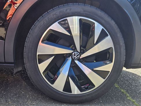 Used 2022 Volkswagen ID.4 Pro S w/ Gradient Package image 33