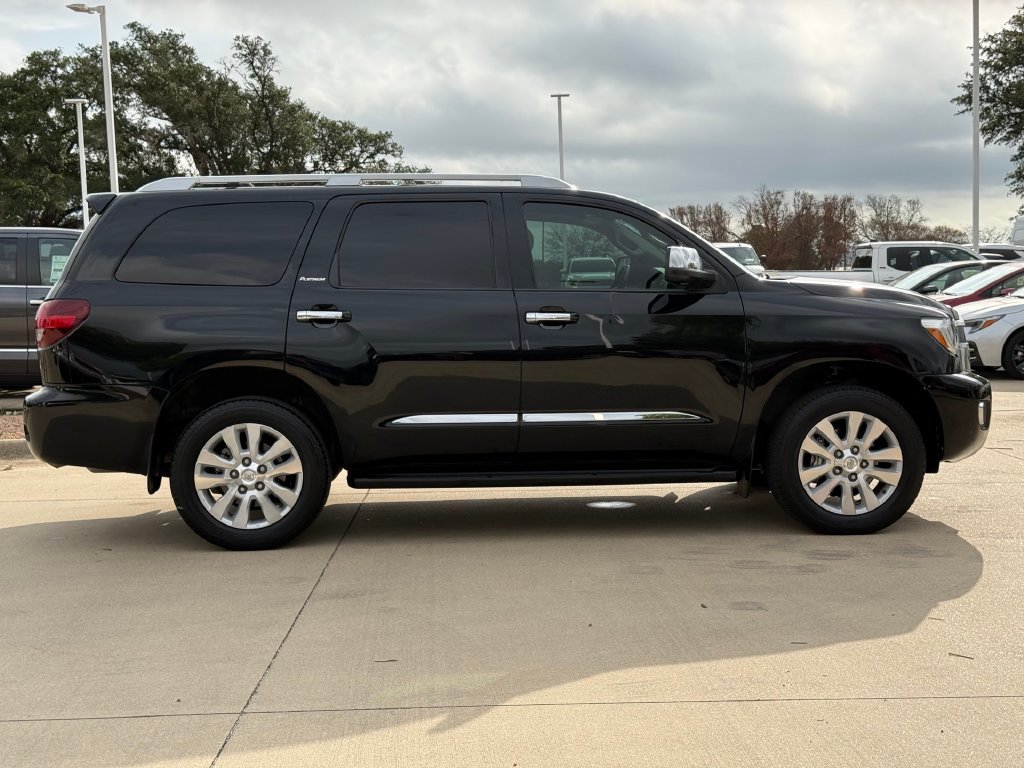 Used 2020 Toyota Sequoia Platinum AWD/4WD image 5