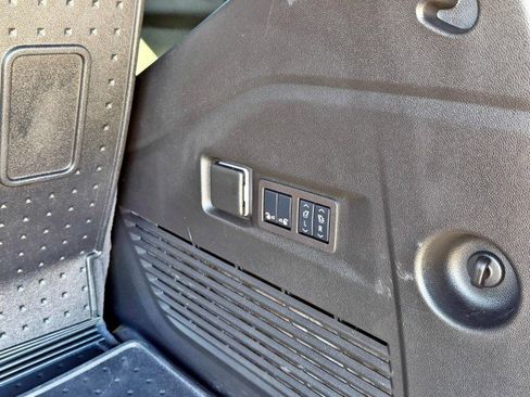 Certified 2024 Chevrolet Tahoe Z71 w/ Luxury Package image 22