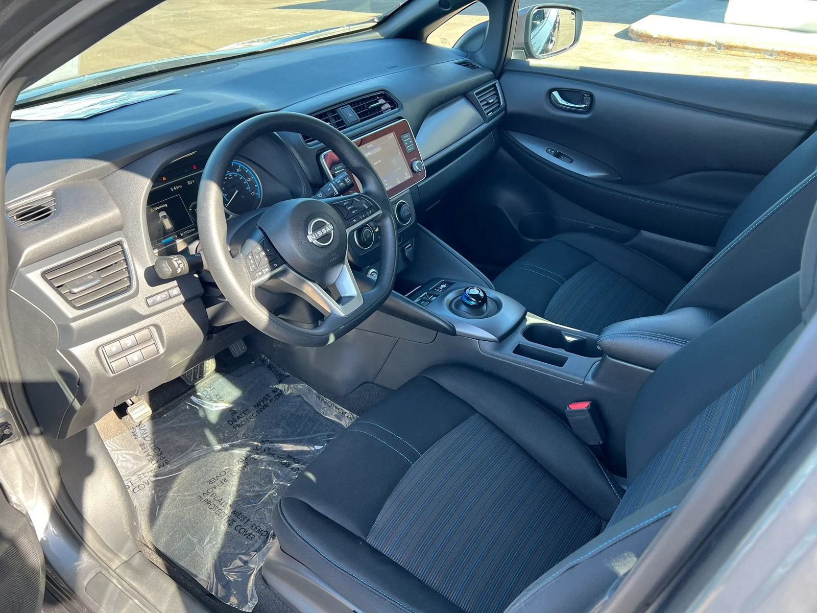 Used 2025 Nissan Leaf S FWD image 10