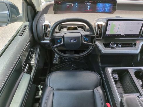 Certified 2025 Ford Expedition Platinum AWD/4WD image 18