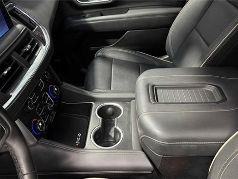 Used 2024 Chevrolet Suburban Premier w/ Premium Package 2 image 30