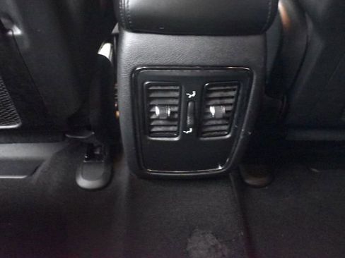 Used 2020 Jeep Grand Cherokee Laredo image 19