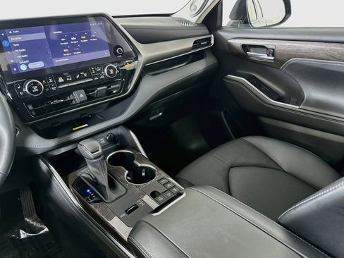 Used 2023 Toyota Highlander Limited AWD/4WD image 23