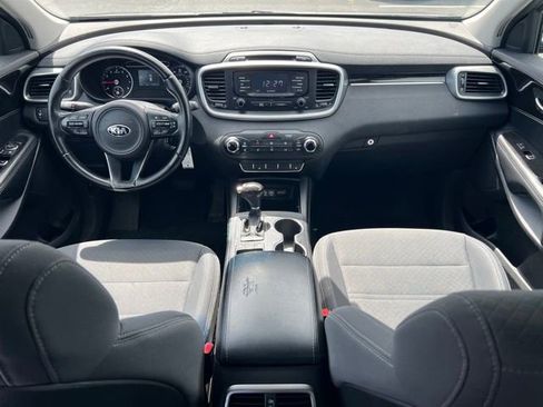 Used 2016 Kia Sorento FWD w/ LX Convenience Package image 10