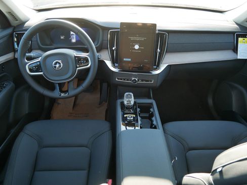 New 2026 Volvo XC90 B6 Plus w/ Protection Package Premier image 7