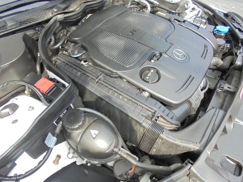 Used 2014 Mercedes-Benz C 300 4MATIC Sedan w/ Premium 1 Package image 43