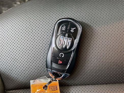 Used 2025 Buick Envista Avenir image 31