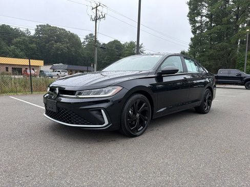 Used 2026 Volkswagen Jetta SE w/ Black Wheel Package FWD image 2