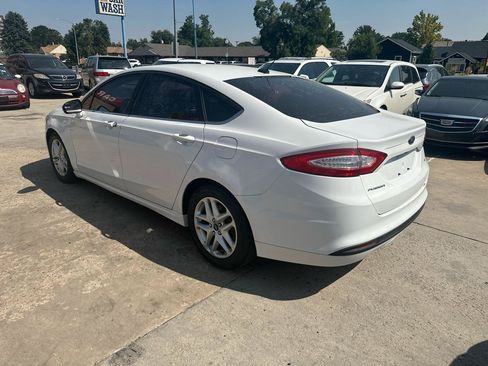Used 2015 Ford Fusion SE FWD image 7