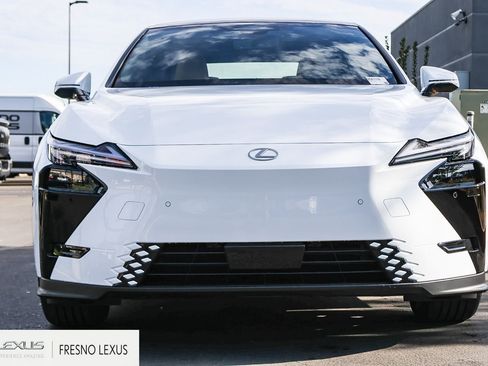 New 2026 Lexus ES 350e FWD image 2