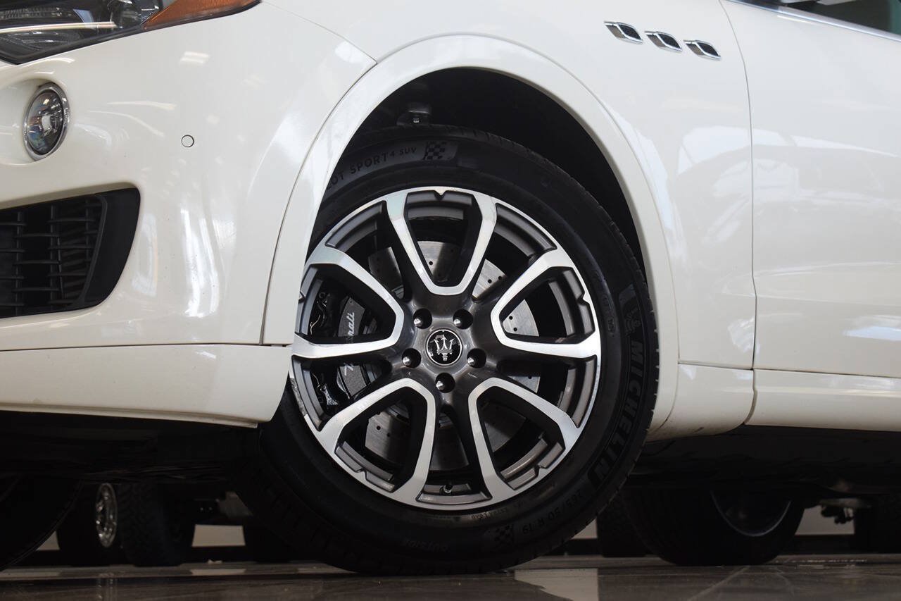 Used 2020 Maserati Levante S AWD/4WD image 4