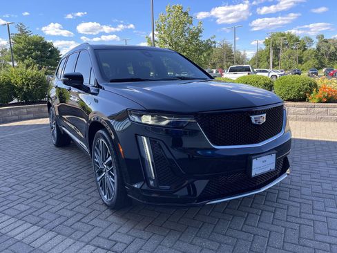Used 2024 Cadillac XT6 Sport AWD/4WD image 7
