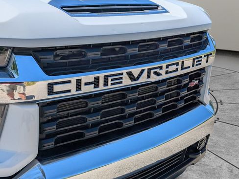 Used 2023 Chevrolet Silverado 2500 LT AWD/4WD image 10