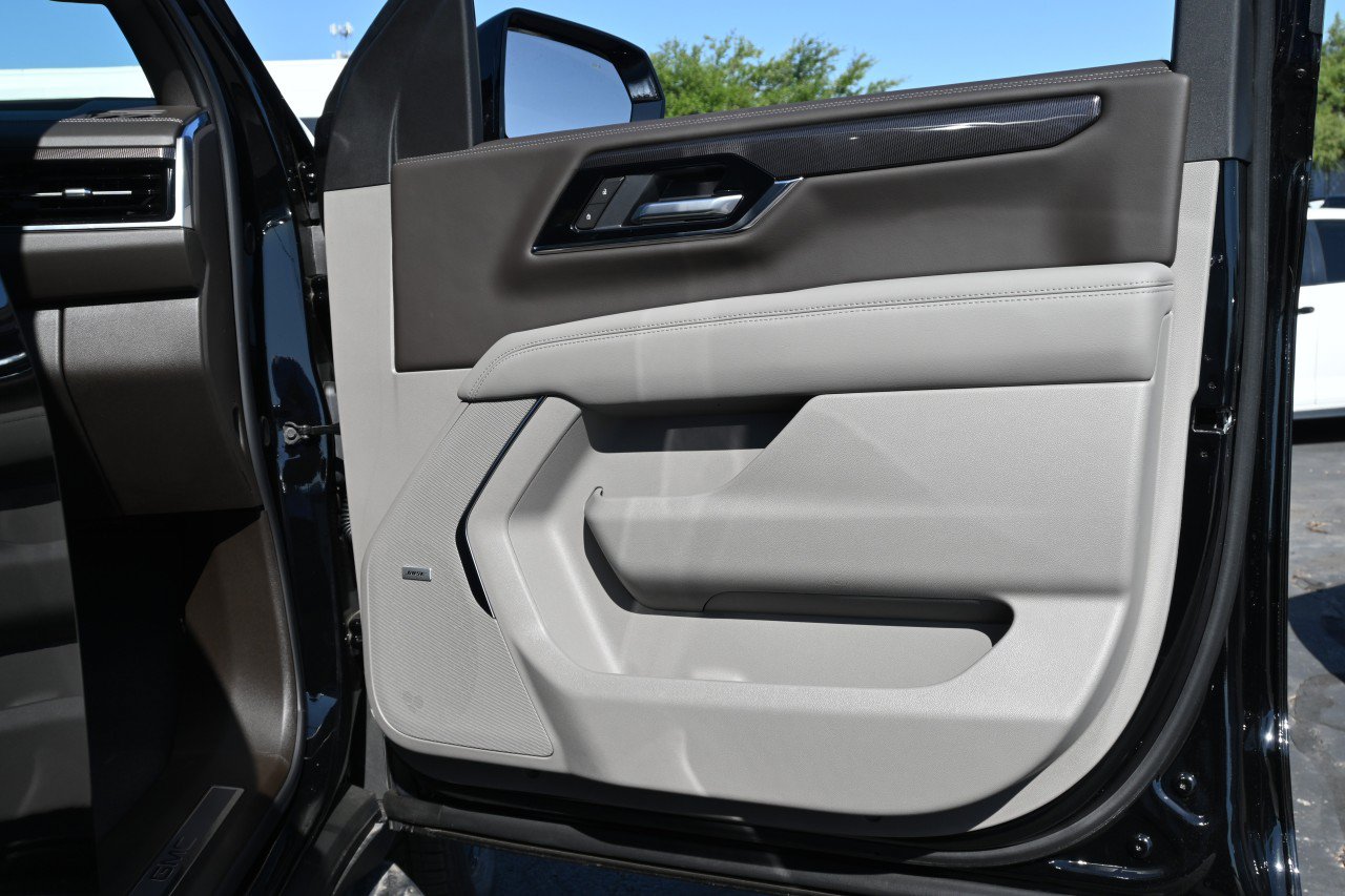 New 2026 GMC Yukon Elevation w/ Elevation Premium Package AWD/4WD image 28