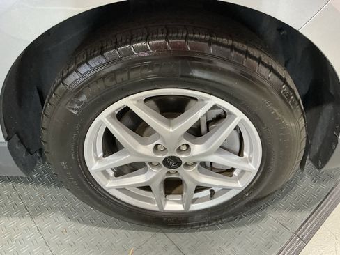 Used 2024 Ford Edge SEL image 39