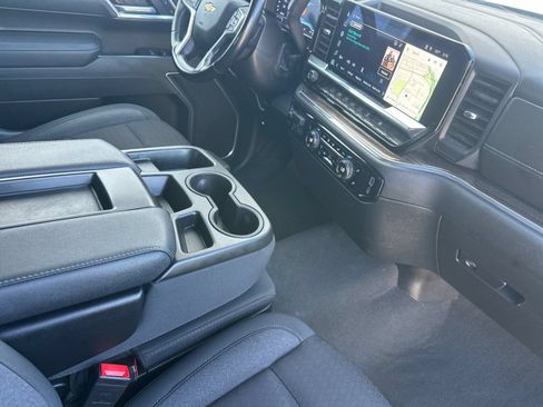 Used 2025 Chevrolet Silverado 1500 LT AWD/4WD image 16