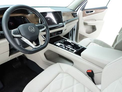 New 2026 Volkswagen Atlas SE image 19