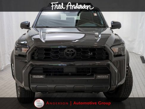 Used 2025 Toyota 4Runner TRD Off-Road Premium AWD/4WD image 2