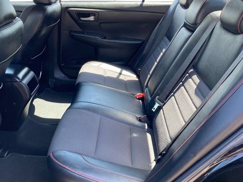 Used 2016 Toyota Camry SE FWD image 16