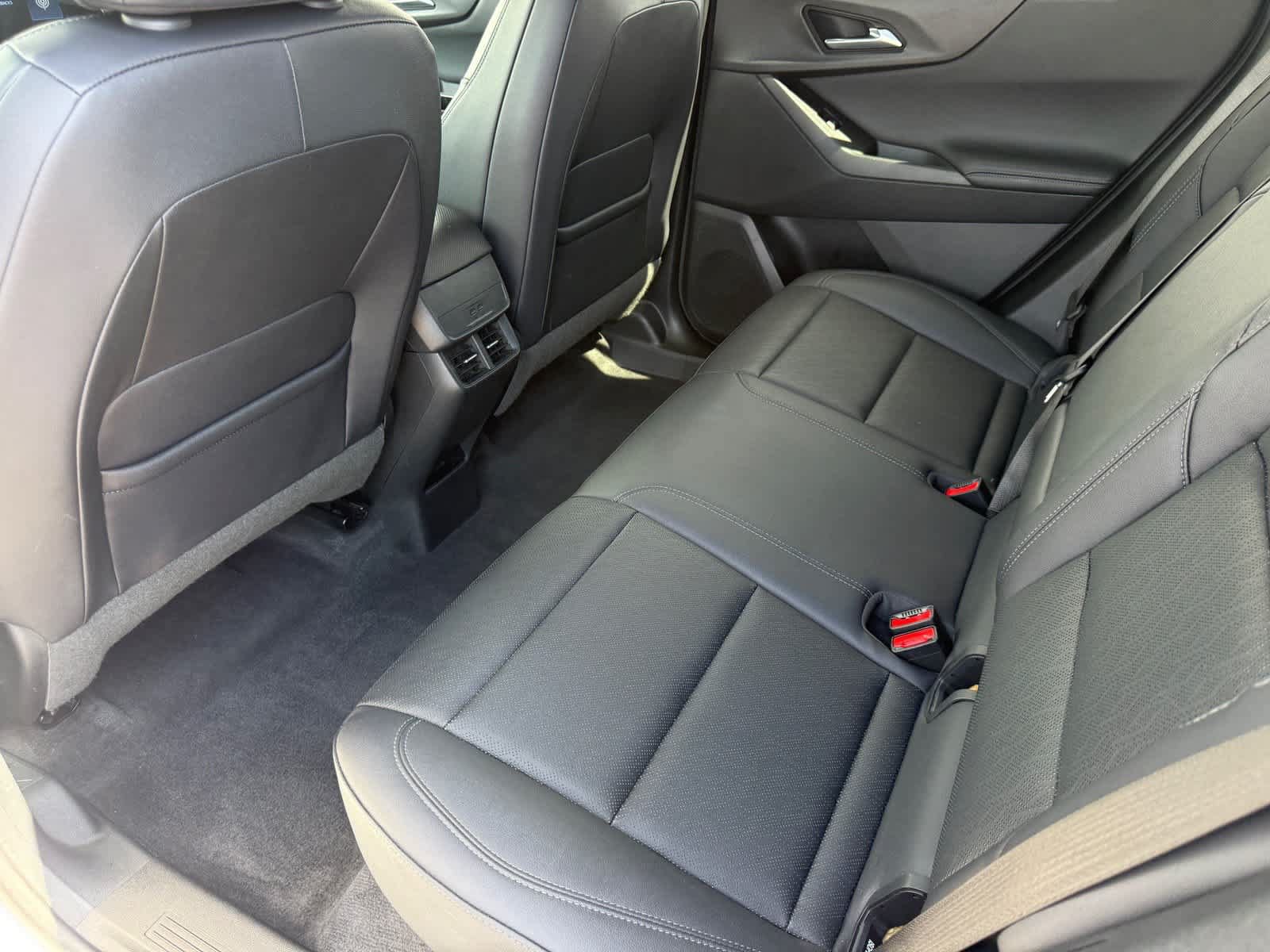 Used 2025 Chevrolet Equinox LT w/ Convenience Package II FWD image 27