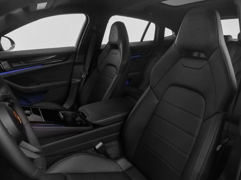 Certified 2025 Porsche Panamera 4 image 5