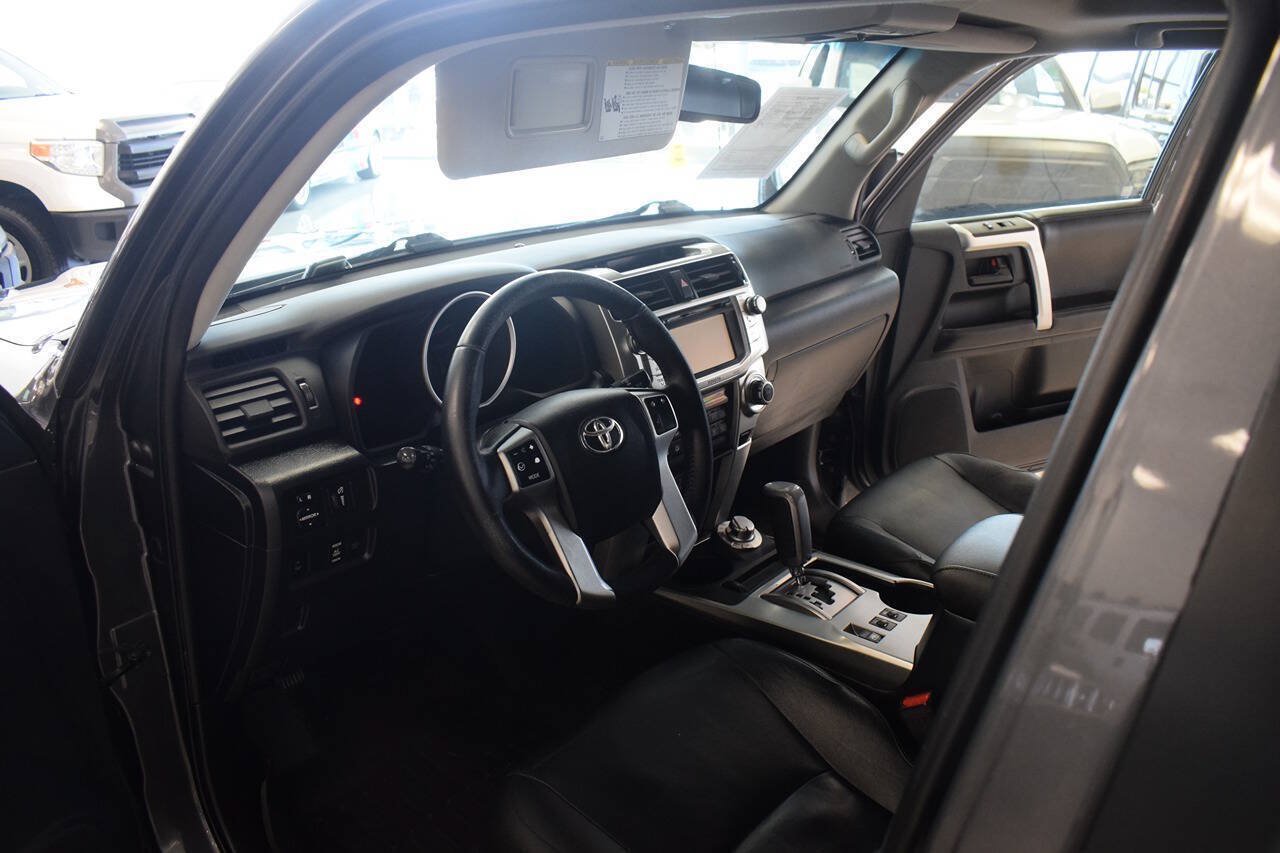 Used 2012 Toyota 4Runner Limited AWD/4WD image 18