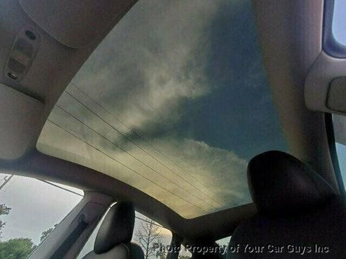 Used 2020 Tesla Model Y Long Range image 27