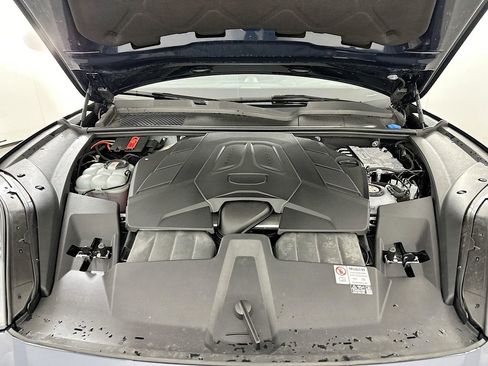 Used 2024 Porsche Cayenne image 32