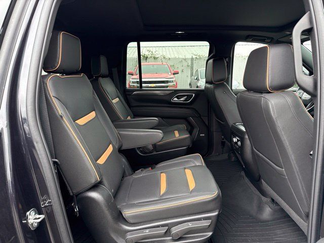 Used 2024 GMC Yukon XL AT4 w/ AT4 Premium Package AWD/4WD image 10