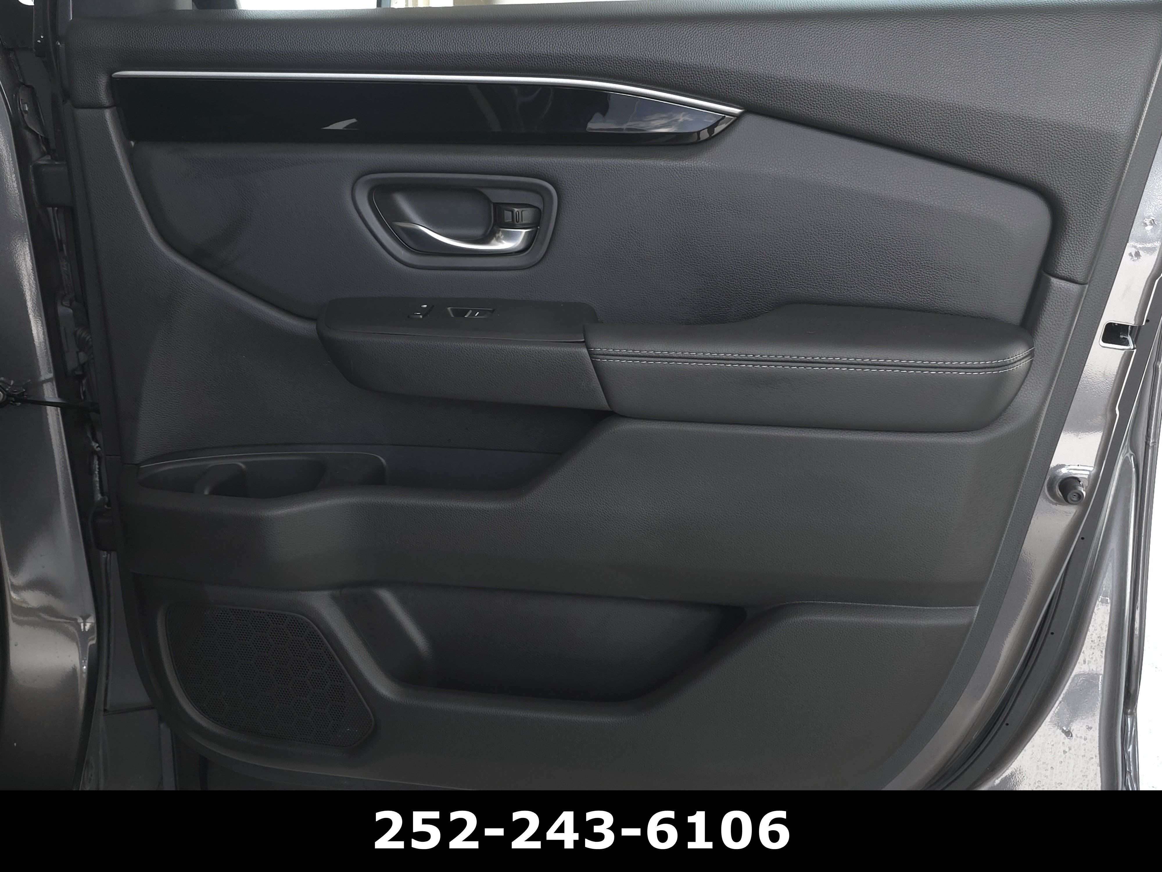 Used 2025 Honda Pilot Touring image 43