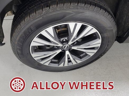 Used 2023 Nissan Rogue SV image 11