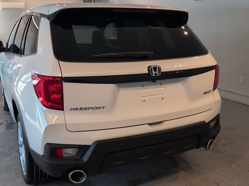 Used 2025 Honda Passport EX-L image 4
