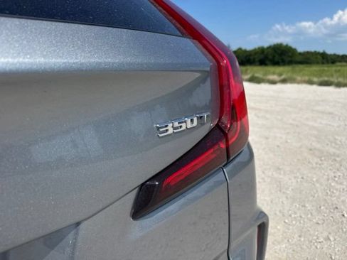 Used 2025 Cadillac XT4 Premium Luxury FWD image 12