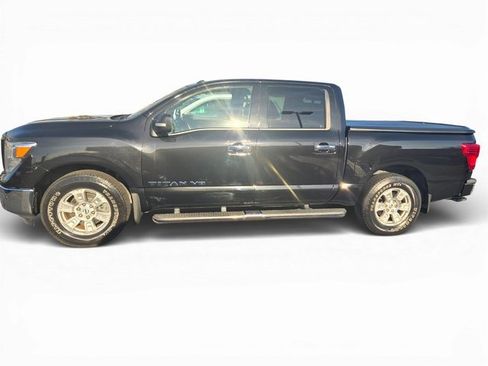 Used 2019 Nissan Titan SV w/ SV Convenience Package image 7